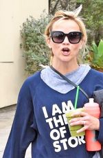 REESE WITHERSPOON Leaves Burn 60 in Brentwood 04/13/2017