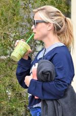 REESE WITHERSPOON Leaves Burn 60 in Brentwood 04/13/2017