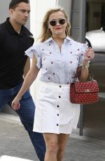REESE WITHERSPOON Out and About in Los Angeles 04/27/2017
