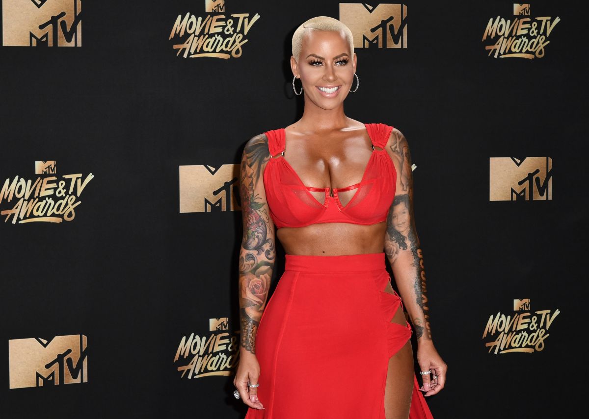 AMBER ROSE at 2017 MTV Movie & TV Awards in Los Angeles 05/07/2017 AMBER ROSE at 2017 MTV Movie & TV Awards in Los Angeles 05/07/2017