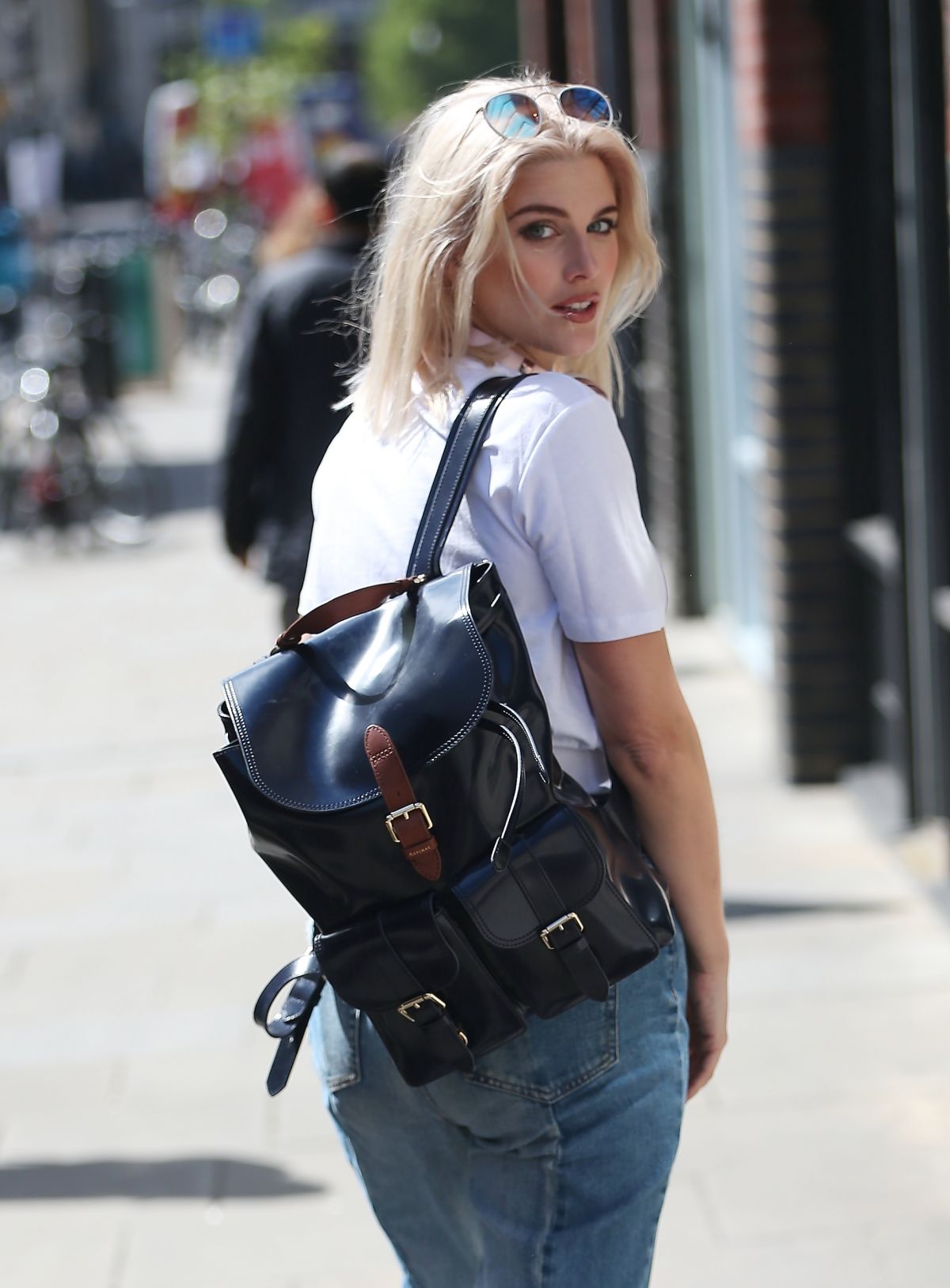 ASHLEY JAMES Arrives at Hoxton Radio Studios in London 05/05/2017 ASHLEY JAMES Arrives at Hoxton Radio Studios in London 05/05/2017