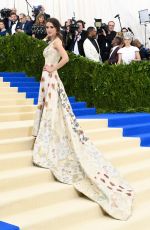 BEE SHAFFER at 2017 MET Gala in New York 05/01/2017