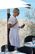 BELLA HADID and HAILEY BALDWIN Out for Lunch in Cannes 05/17/2017