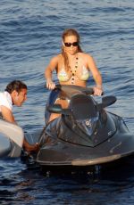 Best from the Past - MARIAH CAREY in Bikini at a Boat in Capri 07/07/2007