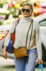 CAMERON DIAZ Shopping at Whole Foods in Beverly Hills 05/17/2017