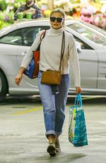 CAMERON DIAZ Shopping at Whole Foods in Beverly Hills 05/17/2017