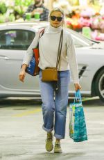 CAMERON DIAZ Shopping at Whole Foods in Beverly Hills 05/17/2017