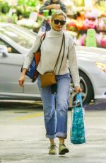 CAMERON DIAZ Shopping at Whole Foods in Beverly Hills 05/17/2017