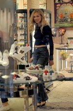 CHIARA and VALENTINA FERRAGNI Out Shopping in Milan 05/09/2017