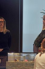 CHIARA and VALENTINA FERRAGNI Out Shopping in Milan 05/09/2017
