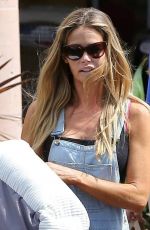DENISE RICHARDS Picking Up Pet Supplies in Los Angeles 05/07/2017