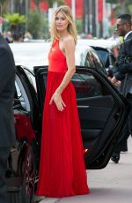 DOUTZEN KROES Leaves Her Hotel in Cannes 05/25/2017