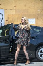 ELIZABETH OLSEN Out Shopping in Los Angeles 05/16/2017