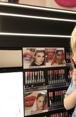 ELLE FANNING at L