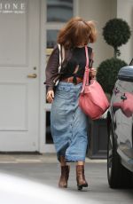 EVA MENDES Leaves Epione Cosmetic Clinic in Beverly Hills 05/11/2017