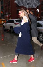 GIGI HADID Arrives at Her Apartment in New York 03/31/2017