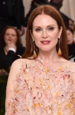 JULIANNE MOORE at 2017 MET Gala in New York 05/01/2017