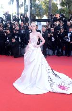 ELLE FANNING at Ismael\