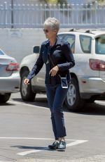 JAMIE LEE CURTIS Out and About in Brentwood 05/20/2017