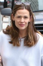 JENNIFER GARNER Leaves a Hair Salon in Brentwood 05/25/2017