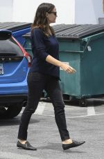 JENNIFER GARNER Leaves Williams-Sonoma in Brentwood 05/08/2017