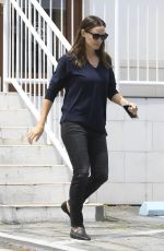 JENNIFER GARNER Leaves Williams-Sonoma in Brentwood 05/08/2017