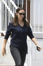 JENNIFER GARNER Leaves Williams-Sonoma in Brentwood 05/08/2017