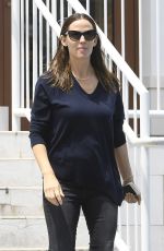 JENNIFER GARNER Leaves Williams-Sonoma in Brentwood 05/08/2017