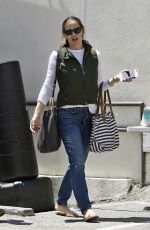 JENNIFER GARNER Out and About in Brentwood 05/13/2017