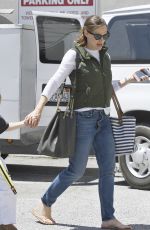JENNIFER GARNER Out and About in Brentwood 05/13/2017
