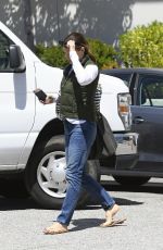 JENNIFER GARNER Out and About in Brentwood 05/13/2017