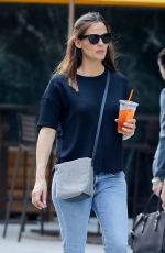 JENNIFER GARNER Out and About in New York 05/17/2017