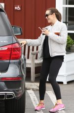 JENNIFER GARNER Out in Brentwood 05/25/2017\