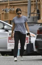 JENNIFER GARNER Out Shopping in Los Angeles 05/05/2017