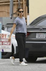 JENNIFER GARNER Out Shopping in Los Angeles 05/05/2017