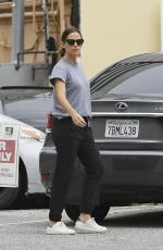 JENNIFER GARNER Out Shopping in Los Angeles 05/05/2017