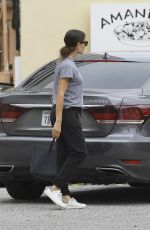 JENNIFER GARNER Out Shopping in Los Angeles 05/05/2017