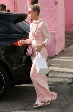 KARTY PERRY Out with Her Mom in Los Angeles 05/14/2017