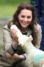 KATE MIDDLETON at Farms for City Children at Arlingham in Gloucester 03/05/2017