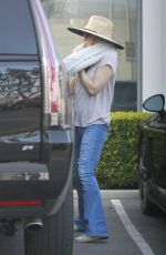 KATE HUDSON Out in Malibu 05/29/2017