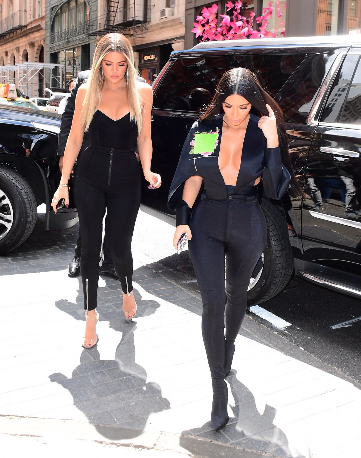 KHLOE and KIM KARDASHIAN at Mercer Restaurant in New York 05/15/2017 KHLOE and KIM KARDASHIAN at Mercer Restaurant in New York 05/15/2017