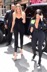 KHLOE and KIM KARDASHIAN at Mercer Restaurant in New York 05/15/2017