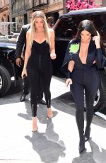 KHLOE and KIM KARDASHIAN at Mercer Restaurant in New York 05/15/2017