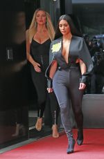 KIM and KHLOE KARDASHIAN Leaves Their Hotel in New York 05/15/2017