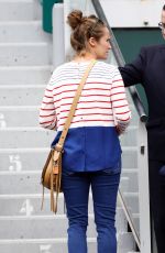 KIM SEARS Watching Her Husband Andy Murray at Roland Garros in Paris 05/29/2017