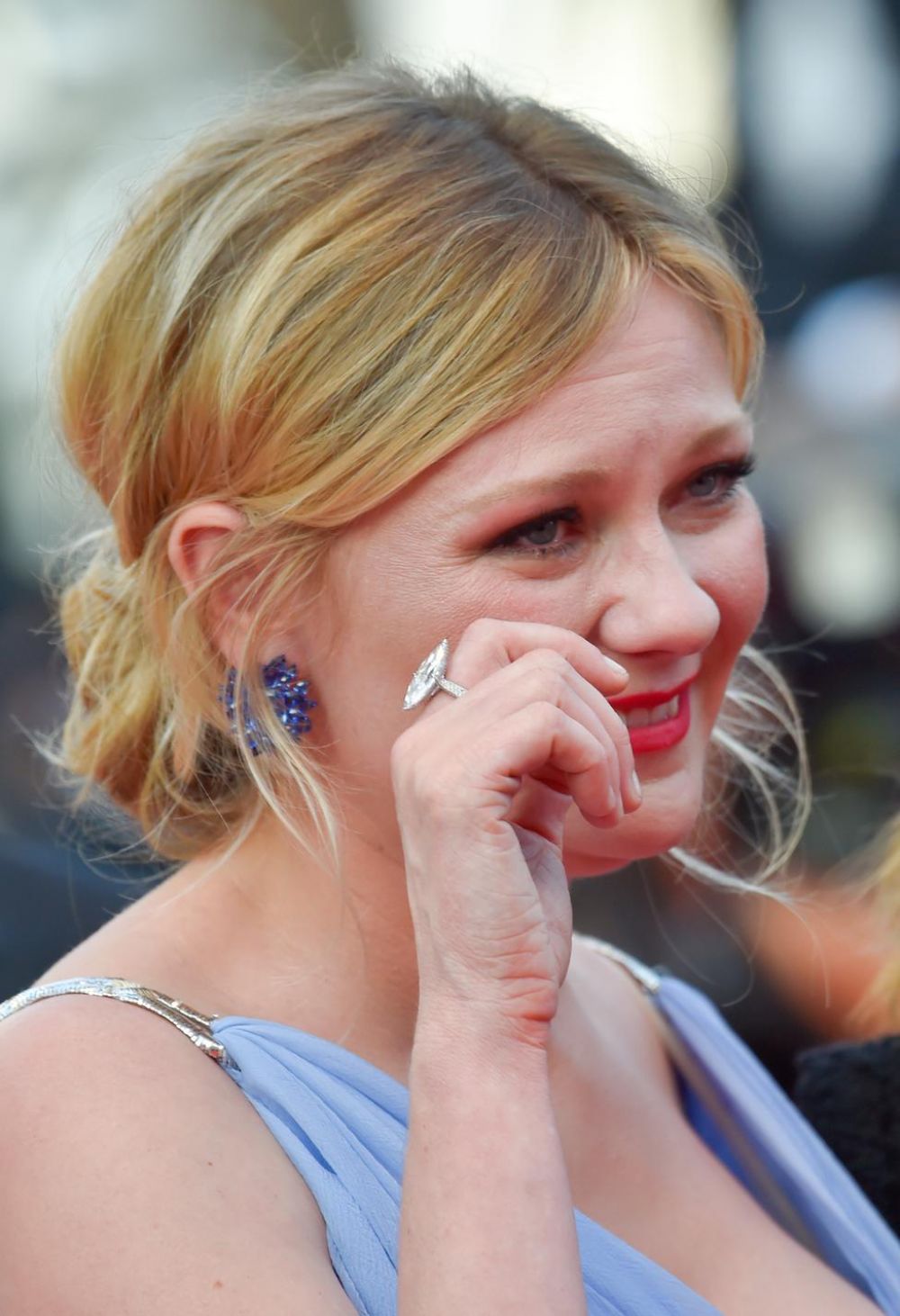 KIRSTEN DUNST at The Beguiled Premiere at 70th Annual Cannes Film Festival 05/24/2017 KIRSTEN DUNST at The Beguiled Premiere at 70th Annual Cannes Film Festival 05/24/2017