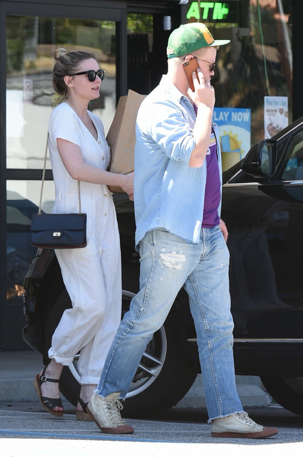 KIRSTEN DUNST Out in Los Angeles 04/30/2017 KIRSTEN DUNST Out in Los Angeles 04/30/2017