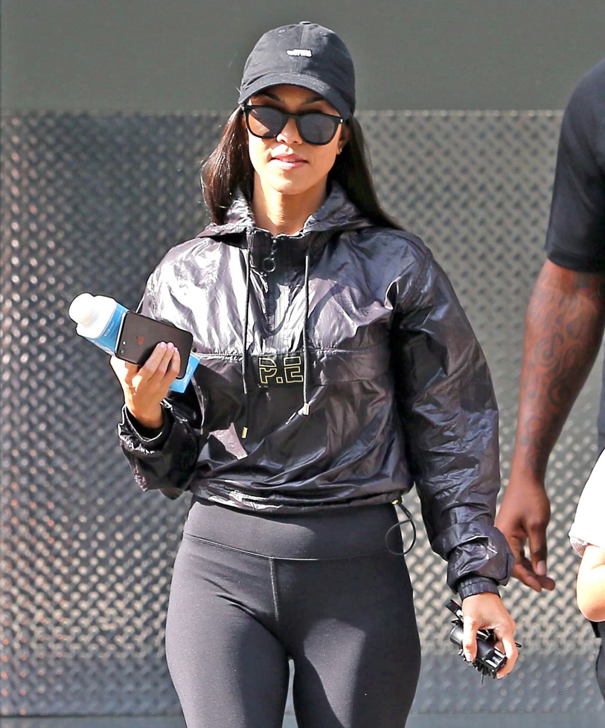KOURTNEY KARDASHIAN Out and About in Los Angeles 05/30/2017 KOURTNEY KARDASHIAN Out and About in Los Angeles 05/30/2017