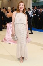 LESLIE MANN at 2017 MET Gala in New York 05/01/2017