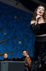LORDE Performs at New Orleans Jazz and Heritage Festival 04/30/2017